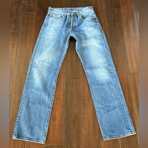 Vintage Y2K Levi's 501 Med/Dark Wash Button-Fly Blue Jeans